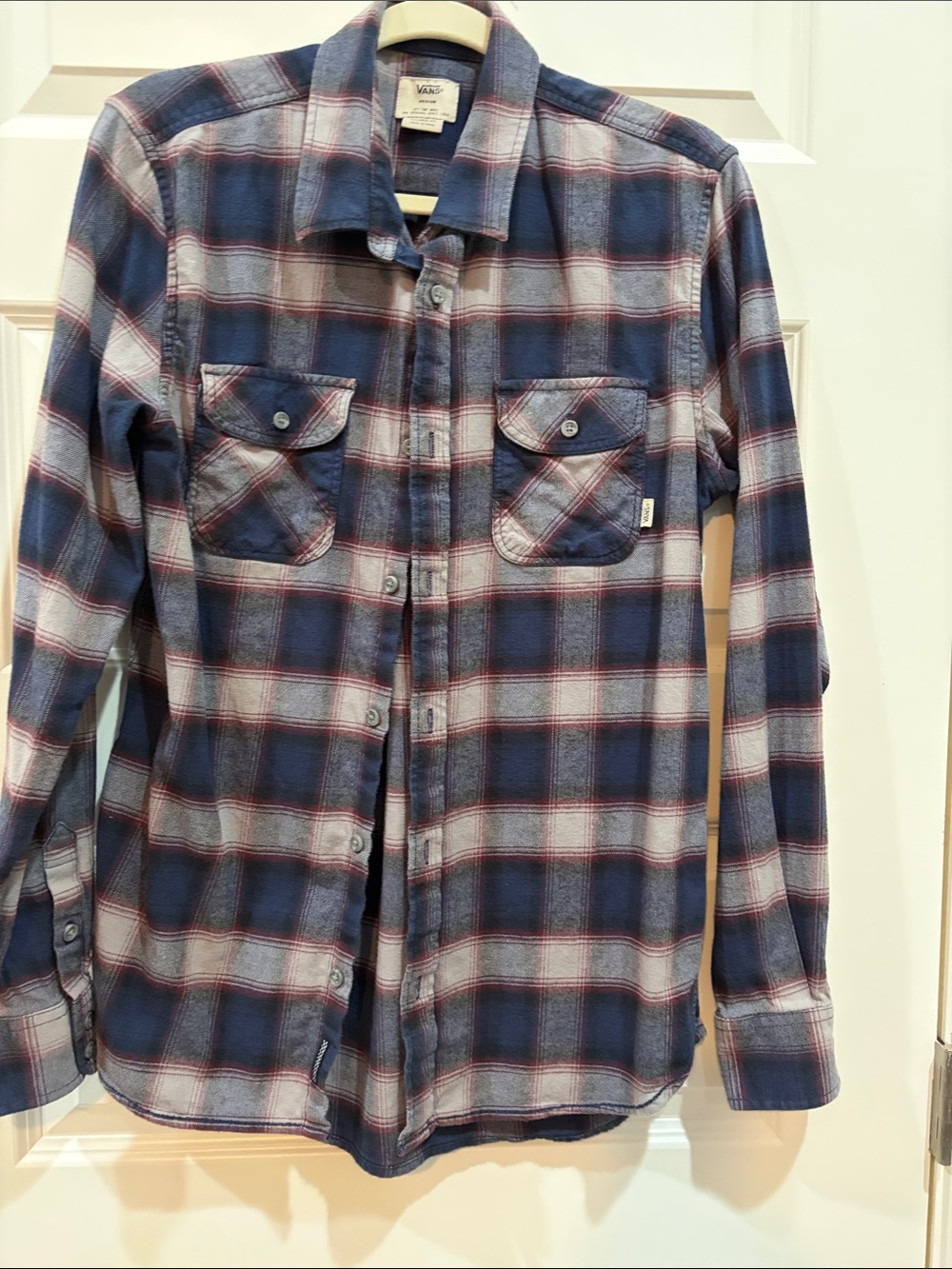 Vans Men's Flannel Navy and Gray Plaid Button-Down Shirt.  Men’s Sz M